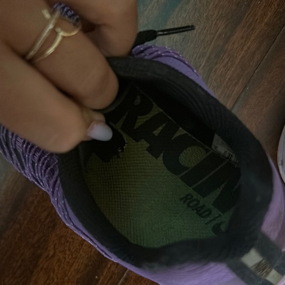 Nike Purple Athletic Shoes for Performance. - Picture 8 of 8